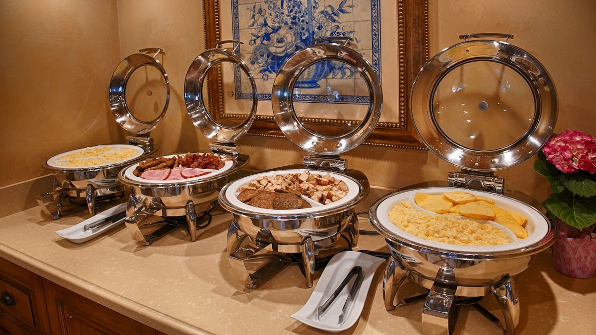 Best Western Plus Sunset Plaza Hotel