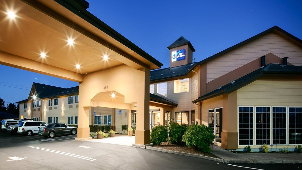 Best Western Dallas Inn & Suites